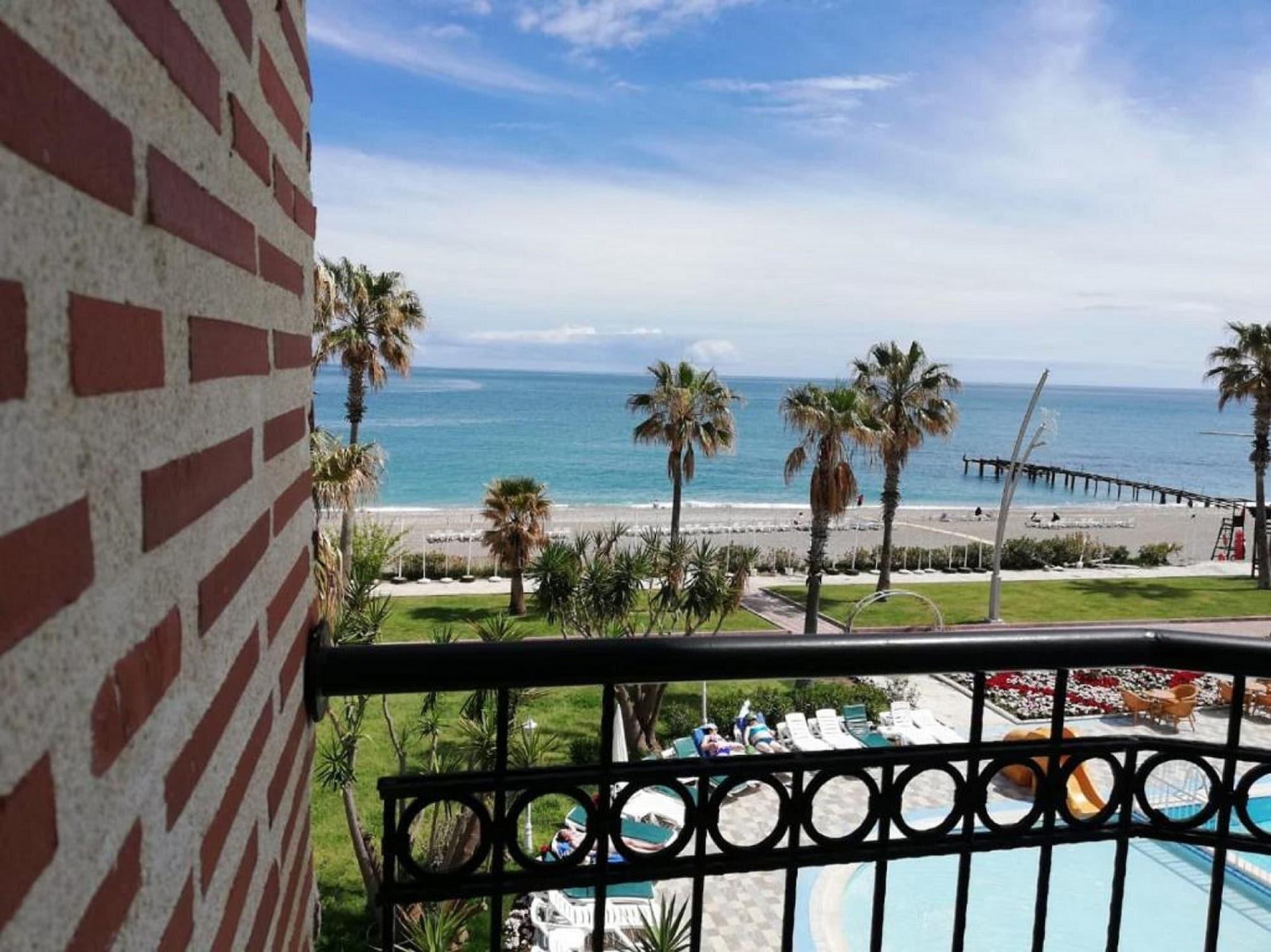 Labada Beach Hotel Чамьюва Экстерьер фото