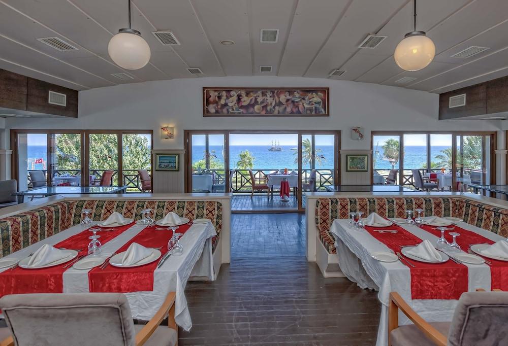 Labada Beach Hotel Чамьюва Экстерьер фото