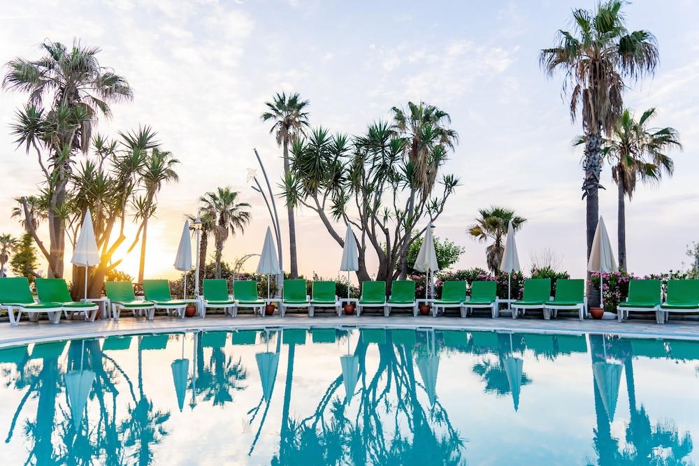 Labada Beach Hotel Чамьюва Экстерьер фото