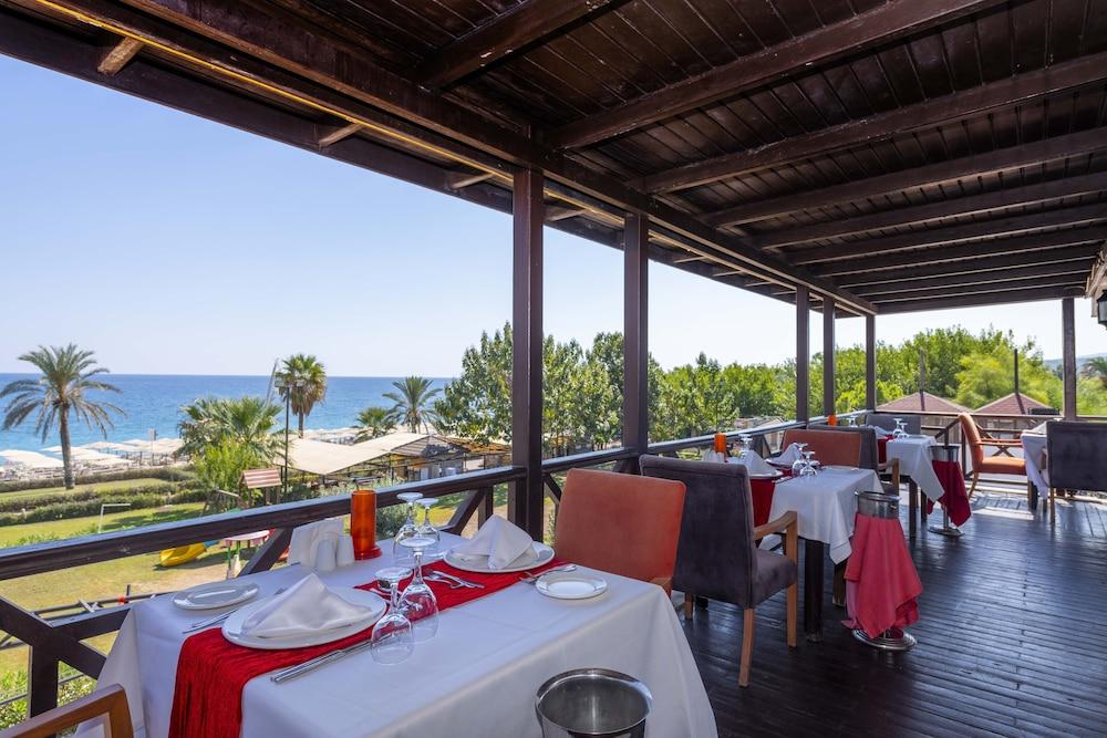 Labada Beach Hotel Чамьюва Экстерьер фото