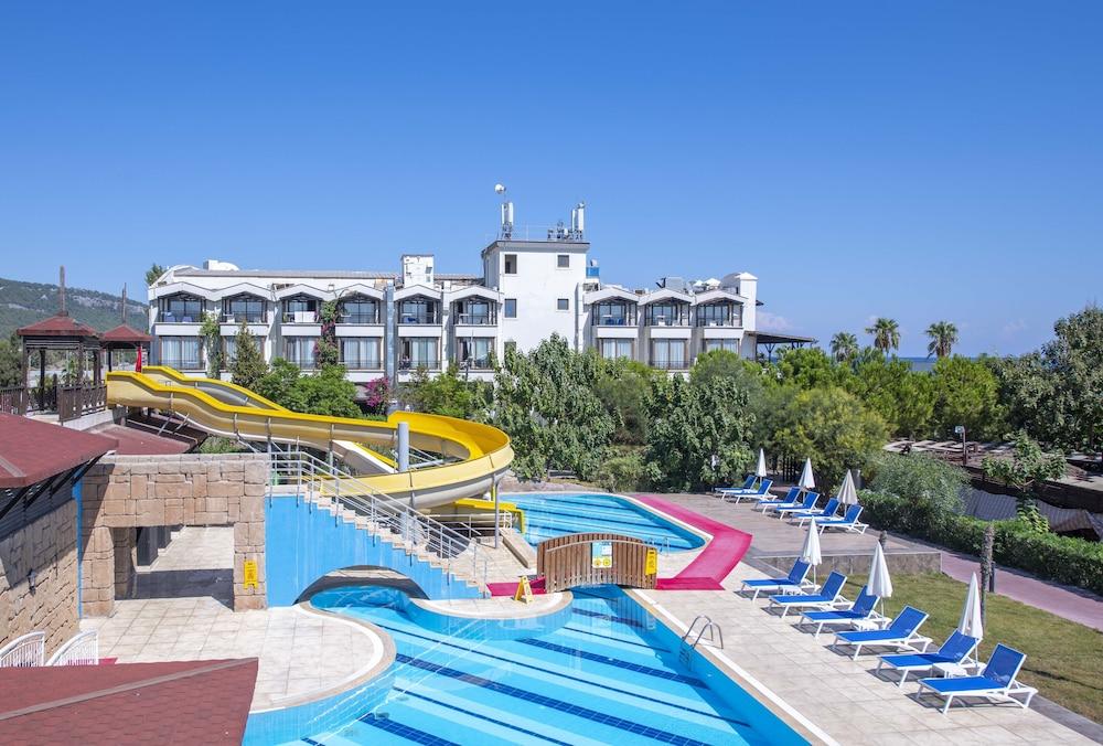 Labada Beach Hotel Чамьюва Экстерьер фото