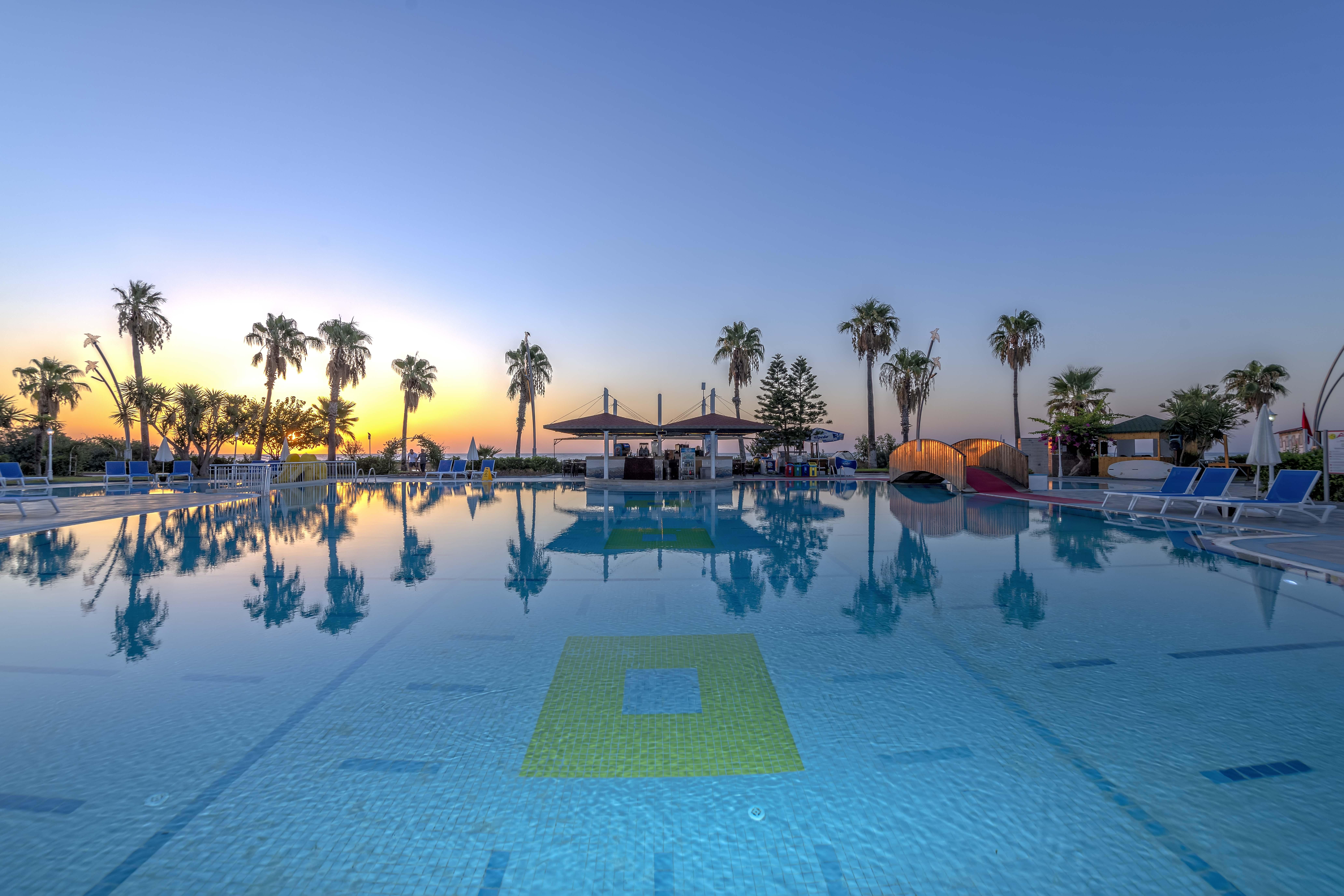 Labada Beach Hotel Чамьюва Экстерьер фото